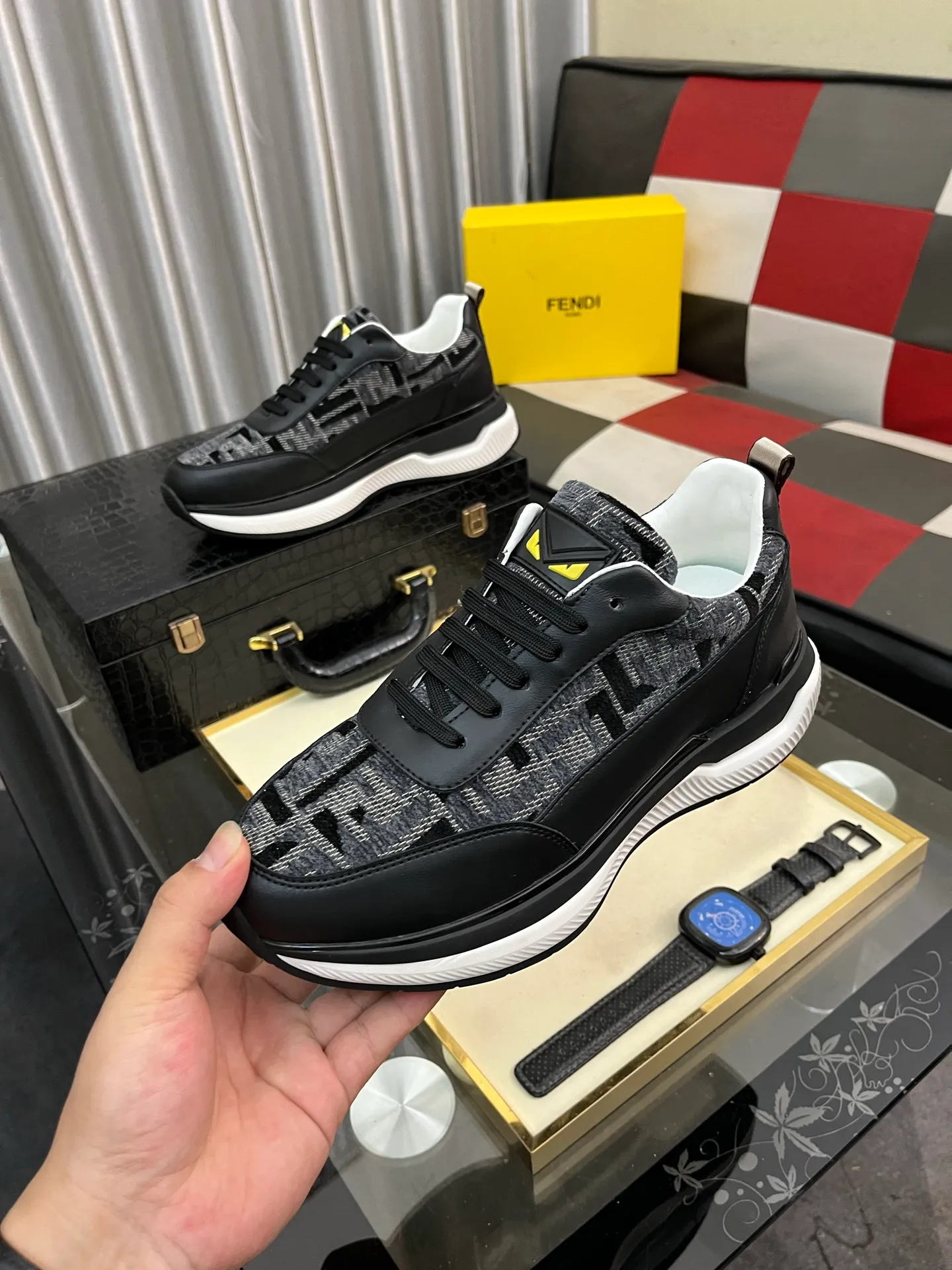 Men's Men's Shoes💰458⌚️⌚️[FENDI] Fendi's classic and comfortable men's, this complex sneaker is made of soft calfskin➕genuine leather lining➕original ultra-light rubber material with rough outsole. This unique light style is suitable for the casual and refined sensibility of this season. It is comfortable and natural on the feet. It is an everyday style for casual travel in autumn and winter! 38−444️⃣colors available
